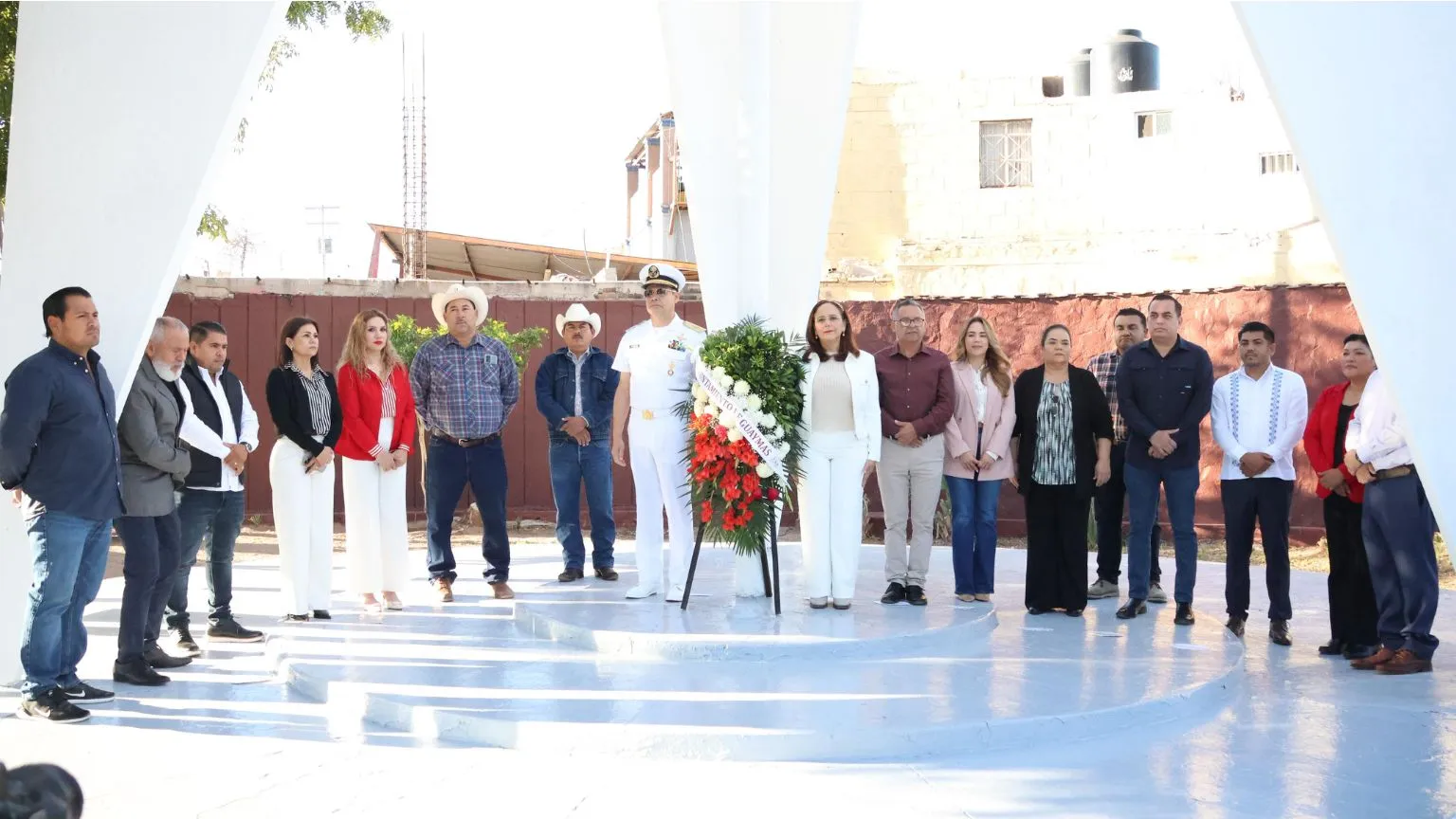 Ayuntamiento de Guaymas conmemora el Día de la Bandera con ceremonia cívica