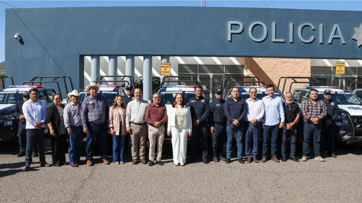 Guaymas refuerza seguridad con la entrega de 10 patrullas nuevas modelo 2026